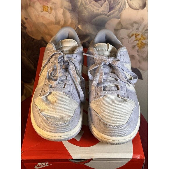 Nike Dunk Low Sneaker in Ghost, Summit White, & Platinum Tint purple shoes - Picture 6 of 9
